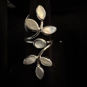 Elegant sterling Silver and mother of pearl Leaf Ring